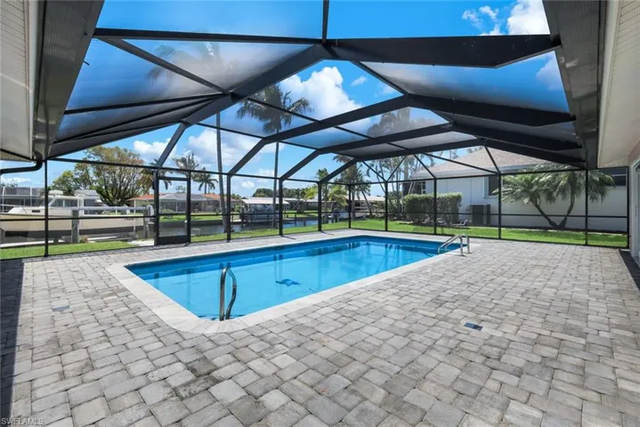 4005 SE 1st  AVE, Cape Coral, FL 33904