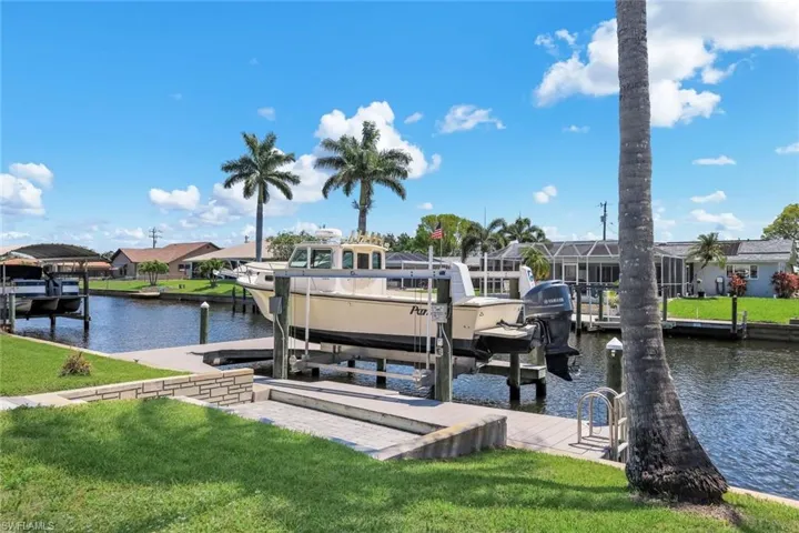 4005 SE 1st  AVE, Cape Coral, FL 33904