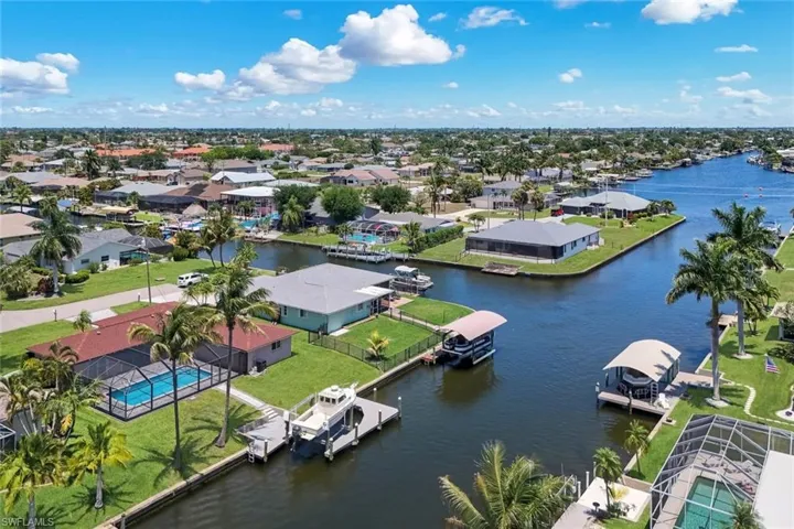 4005 SE 1st  AVE, Cape Coral, FL 33904