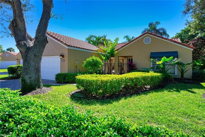 772 Reef Point Cir 55, Naples, Florida 34108