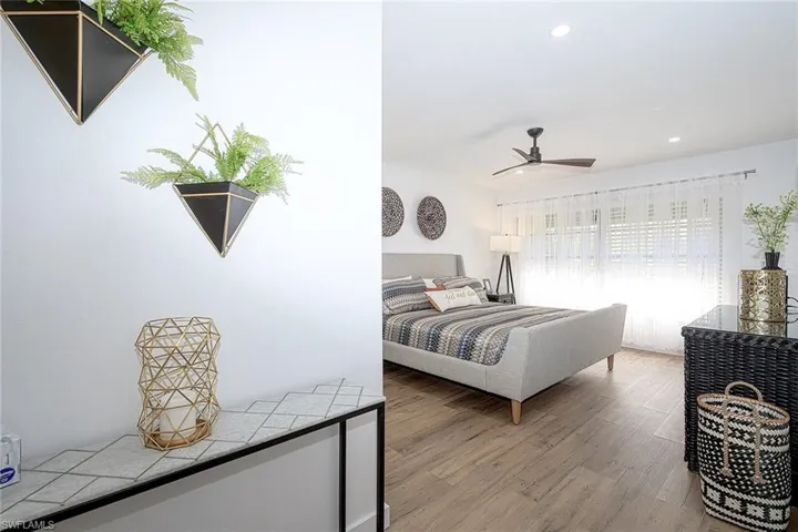 772 Reef Point Cir 55, Naples, Florida 34108