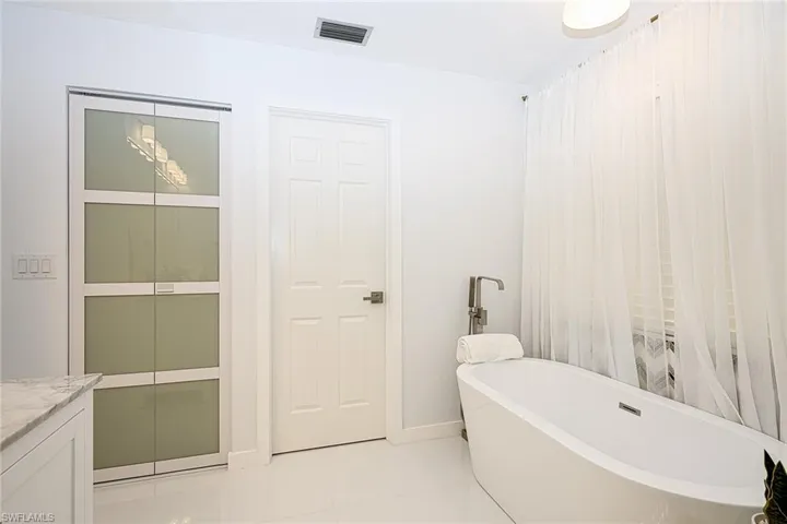 772 Reef Point Cir 55, Naples, Florida 34108