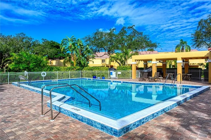 772 Reef Point Cir 55, Naples, Florida 34108
