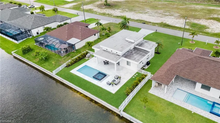 1425 Sw 24th St, Cape Coral, Florida 33991
