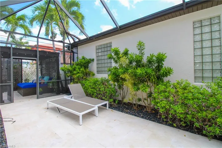 647  110th N AVE, Naples, FL 34108