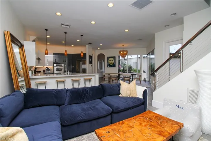 647  110th N AVE, Naples, FL 34108