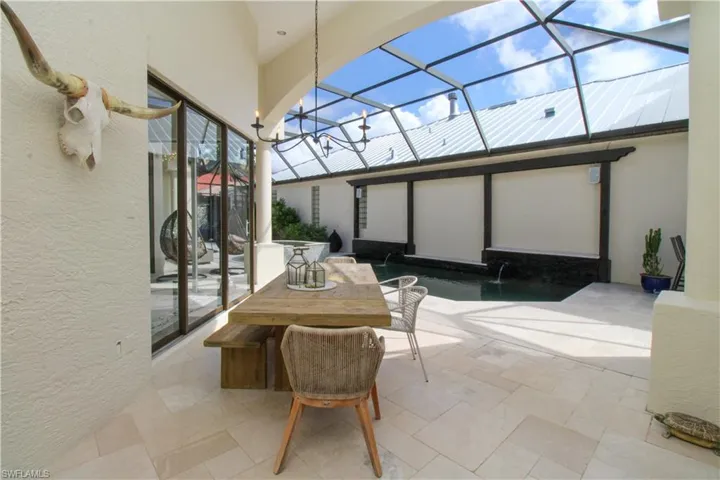 647  110th N AVE, Naples, FL 34108