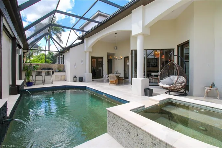 647  110th N AVE, Naples, FL 34108