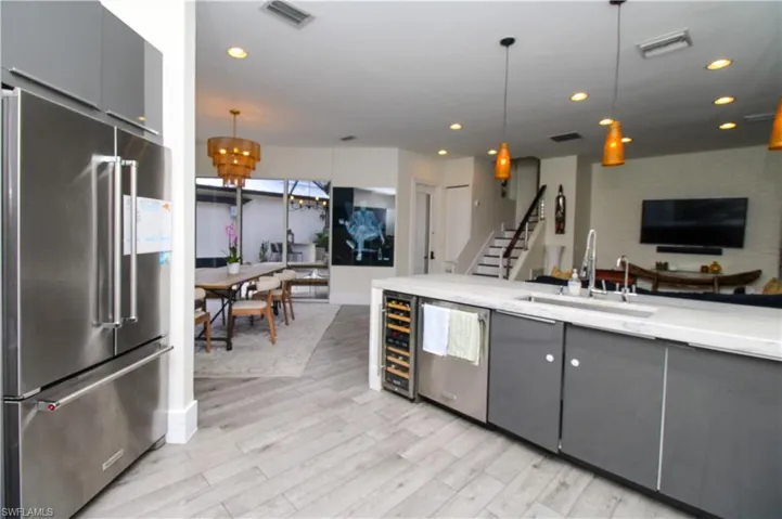647  110th N AVE, Naples, FL 34108