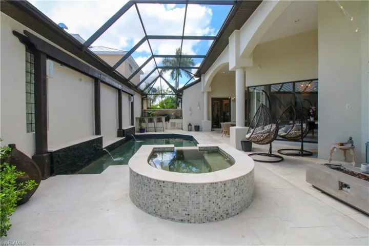 647  110th N AVE, Naples, FL 34108