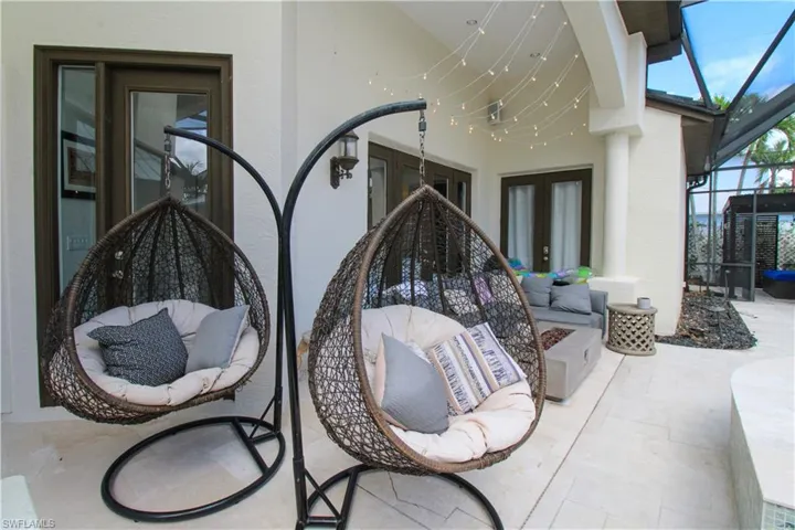 647  110th N AVE, Naples, FL 34108