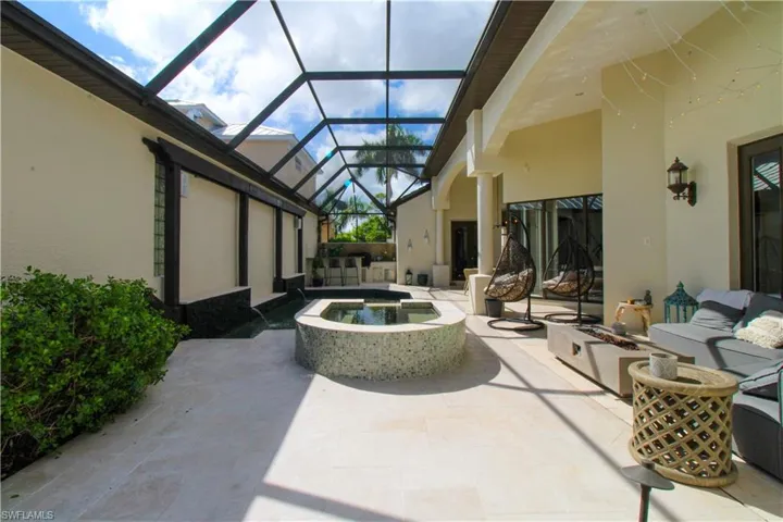 647  110th N AVE, Naples, FL 34108