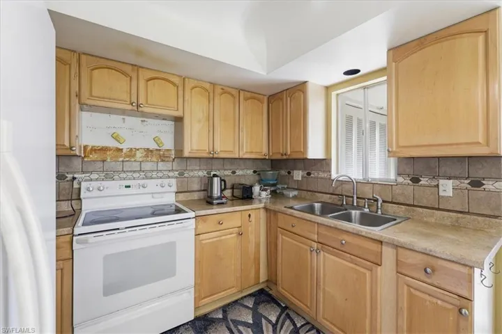 347 Joel Blvd 203, Lehigh Acres, Florida 33936