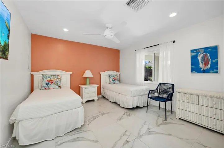 616  106th N AVE, Naples, FL 34108