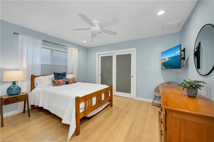 616  106th N AVE, Naples, FL 34108