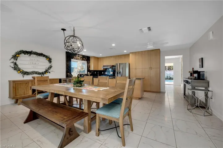616  106th N AVE, Naples, FL 34108