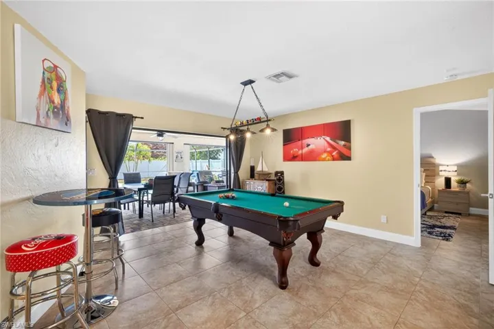 402 Sw 37th Ln, Cape Coral, Florida 33914