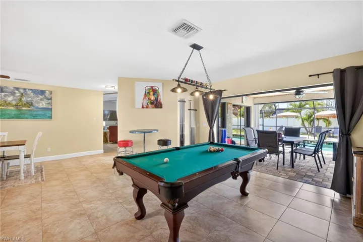 402 Sw 37th Ln, Cape Coral, Florida 33914