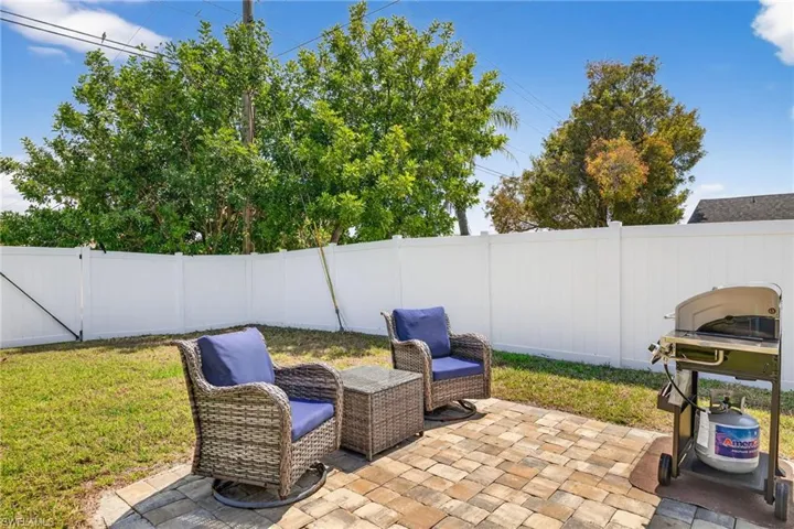 402 Sw 37th Ln, Cape Coral, Florida 33914