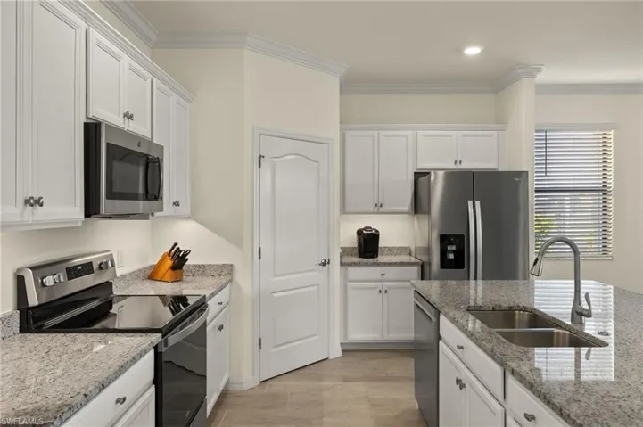 11930  Silver Cobblestone  WAY, Fort Myers, FL 33913