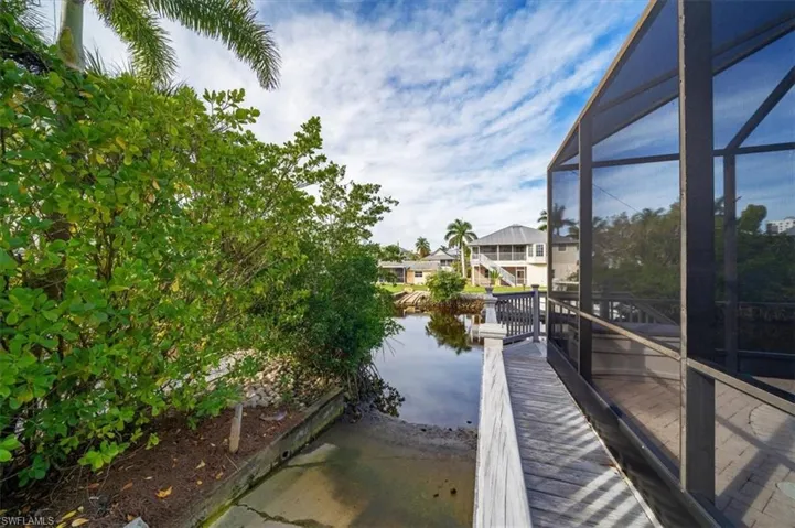 1283 Grand Canal Dr, Naples, Florida 34110