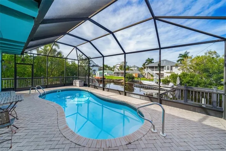 1283 Grand Canal Dr, Naples, Florida 34110