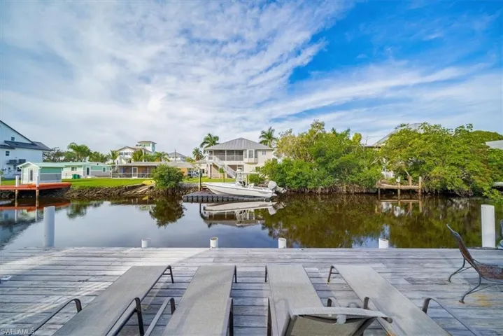 1283 Grand Canal Dr, Naples, Florida 34110