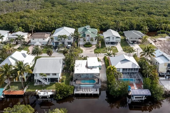 1283 Grand Canal Dr, Naples, Florida 34110