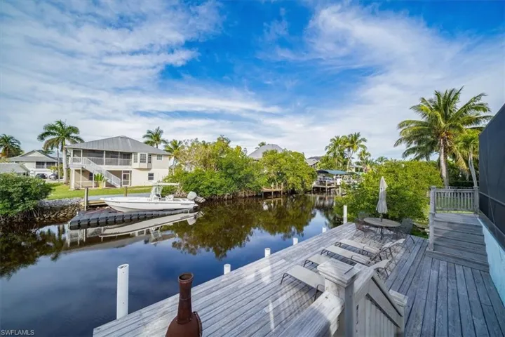 1283 Grand Canal Dr, Naples, Florida 34110