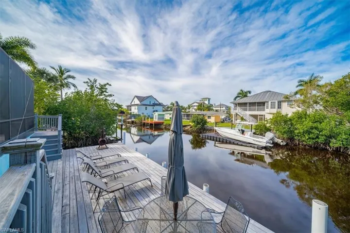 1283 Grand Canal Dr, Naples, Florida 34110
