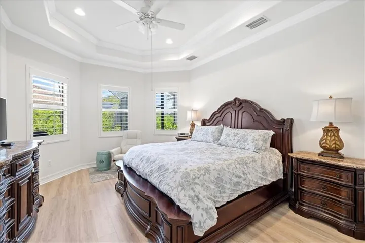 7831  Valencia  CT, Naples, FL 34113