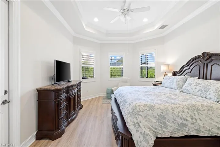 7831  Valencia  CT, Naples, FL 34113