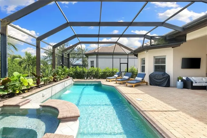 7831  Valencia  CT, Naples, FL 34113