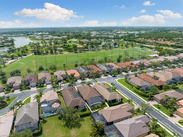 7831  Valencia  CT, Naples, FL 34113