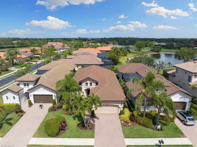 7831  Valencia  CT, Naples, FL 34113