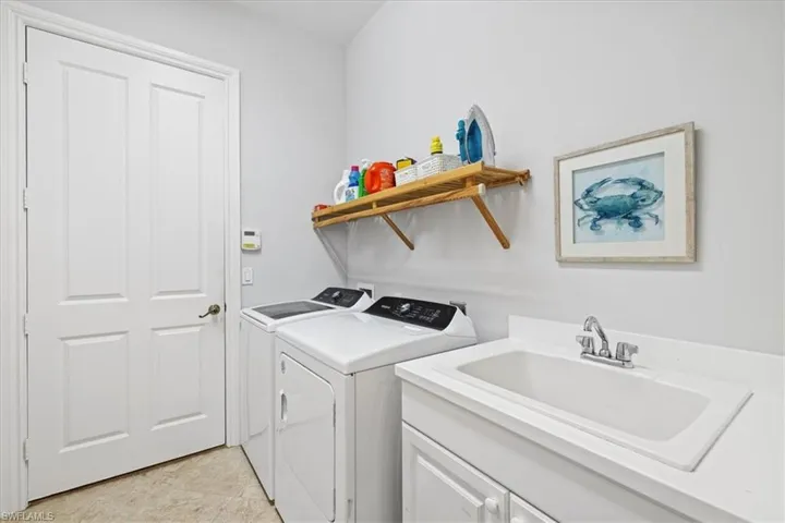 7831  Valencia  CT, Naples, FL 34113