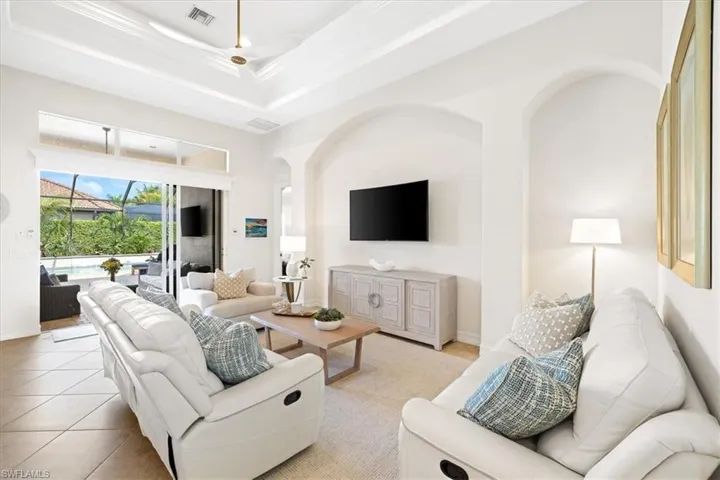 7831  Valencia  CT, Naples, FL 34113