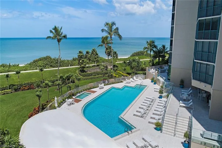 4651  Gulf Shore N BLVD, Naples, FL 34103