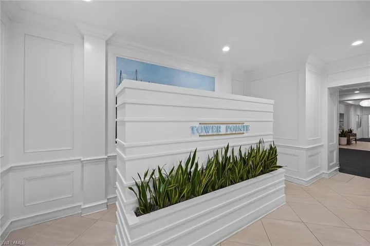 Beautifully renovated Lobby!