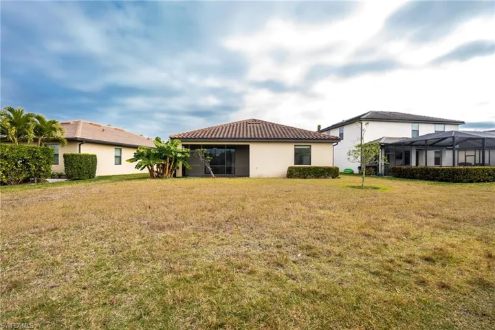 9215 Shadow Oak Ln, Naples, Florida 34120