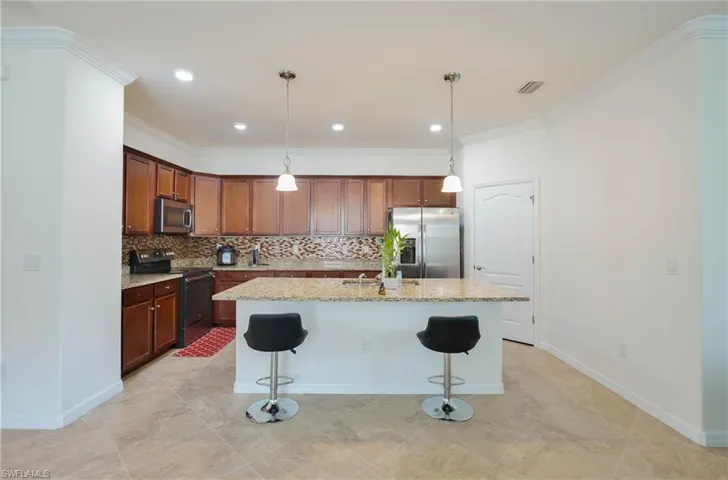 9215 Shadow Oak Ln, Naples, Florida 34120