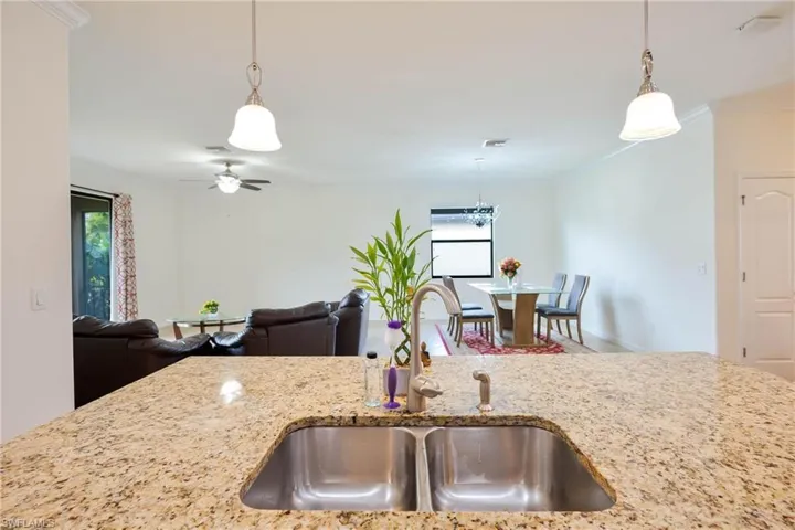 9215 Shadow Oak Ln, Naples, Florida 34120