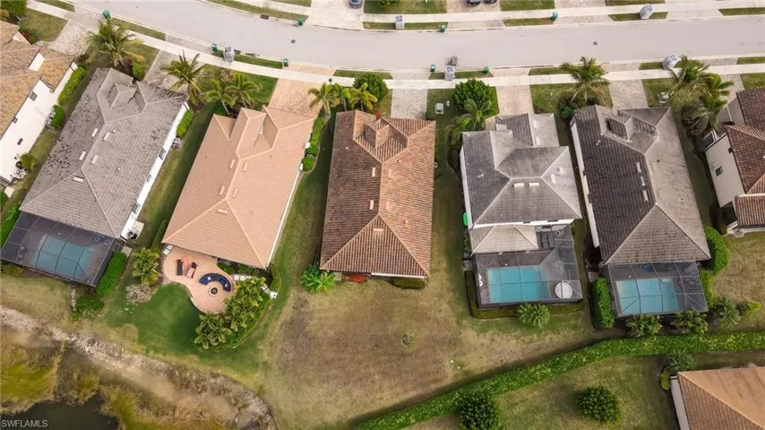 9215 Shadow Oak Ln, Naples, Florida 34120