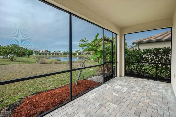 9215 Shadow Oak Ln, Naples, Florida 34120