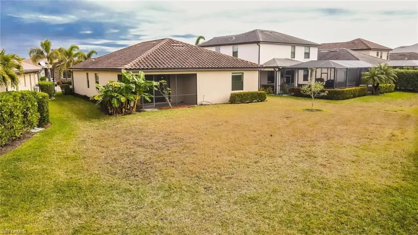 9215 Shadow Oak Ln, Naples, Florida 34120