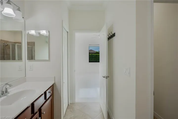 9215 Shadow Oak Ln, Naples, Florida 34120
