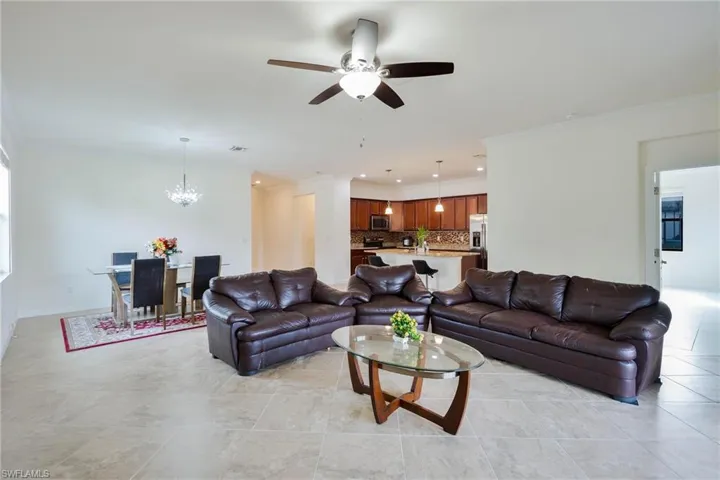 9215 Shadow Oak Ln, Naples, Florida 34120