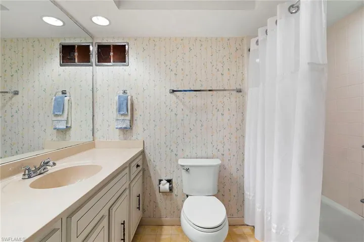 105  Wilderness  DR, Naples, FL 34105
