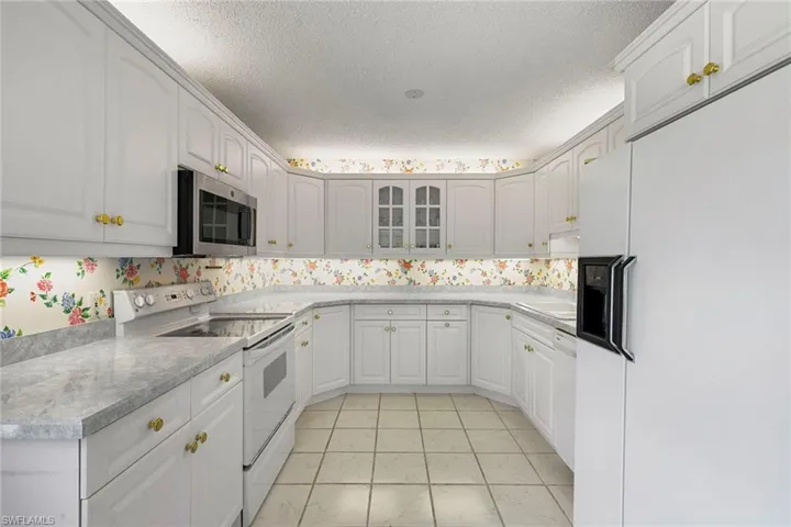 105  Wilderness  DR, Naples, FL 34105