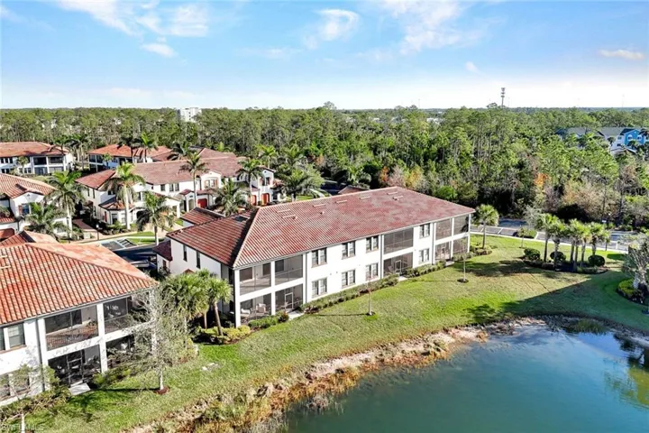 15136  Palmer Lake  CIR, Naples, FL 34109